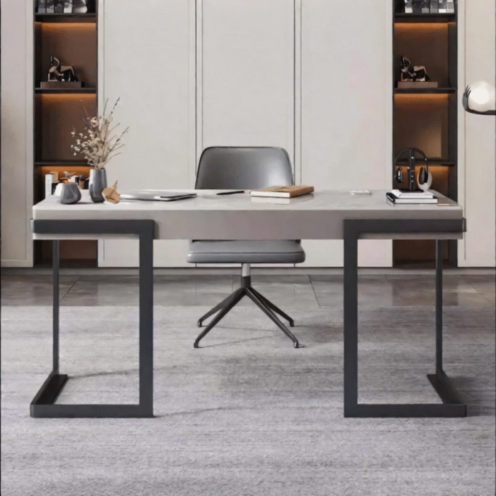 Vanta Core Desk